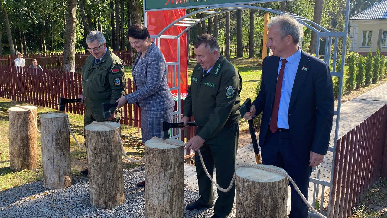 Экологическую тропу открыли в Бешенковичах